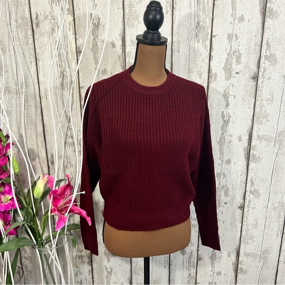 Elodie - NWT Crewneck Ribbed Sweater - Picture 2 of 10